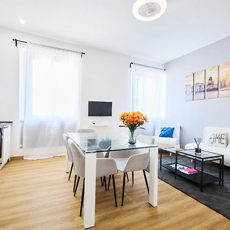 Duomo Charme Apartment Милано Екстериор снимка