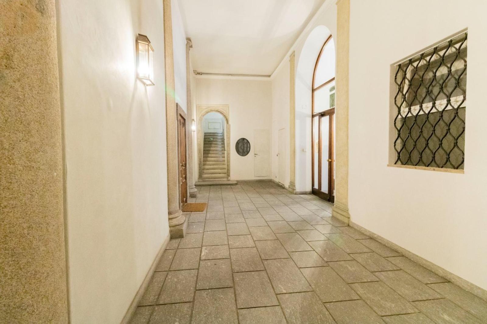 Duomo Charme Apartment Милано Екстериор снимка