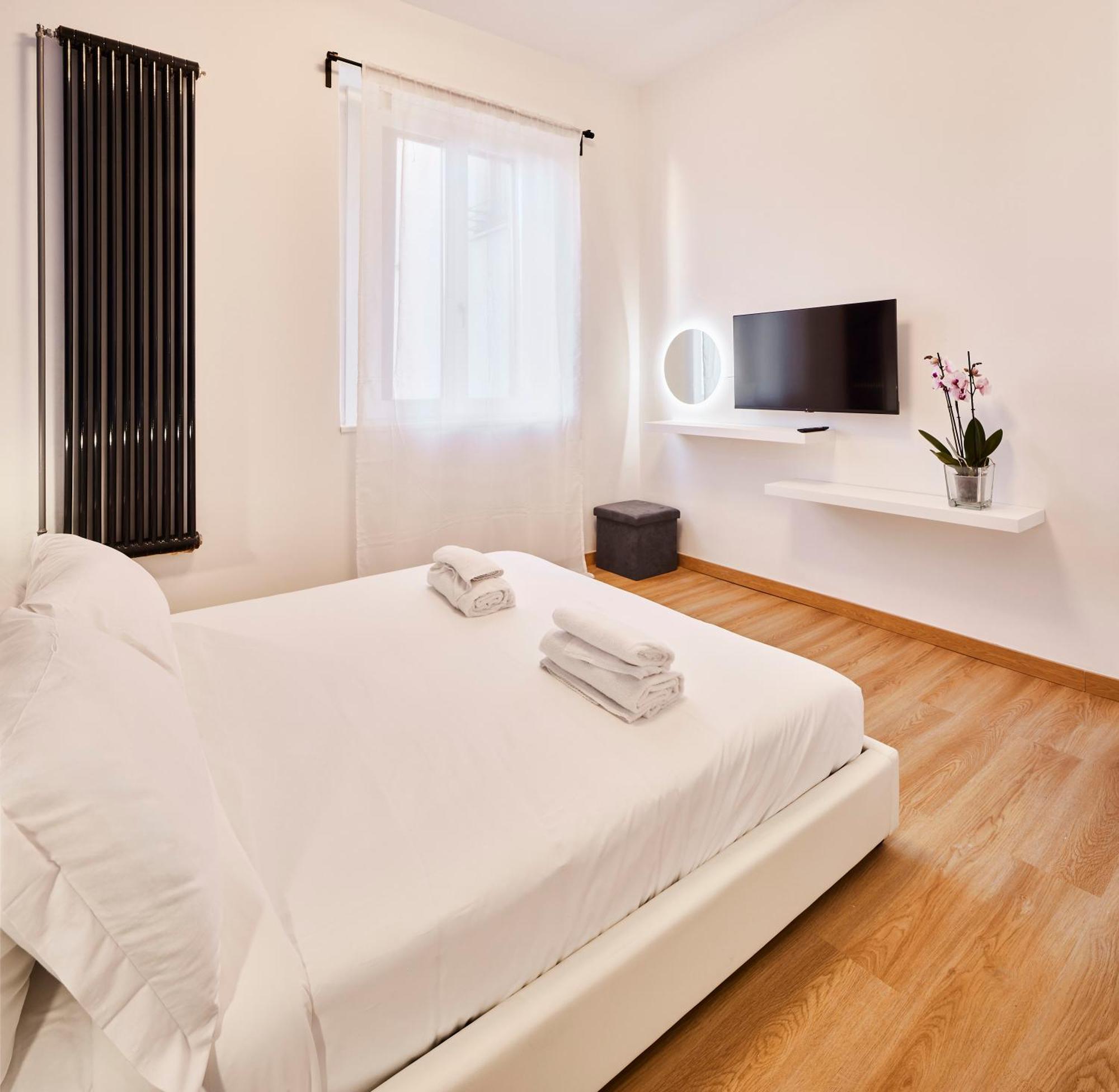 Duomo Charme Apartment Милано Екстериор снимка